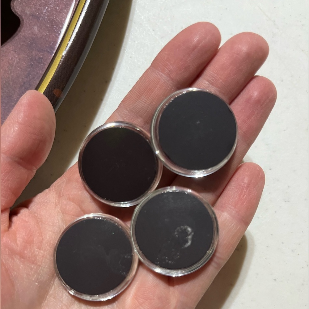 MAGNETS - Picture 2 of 2